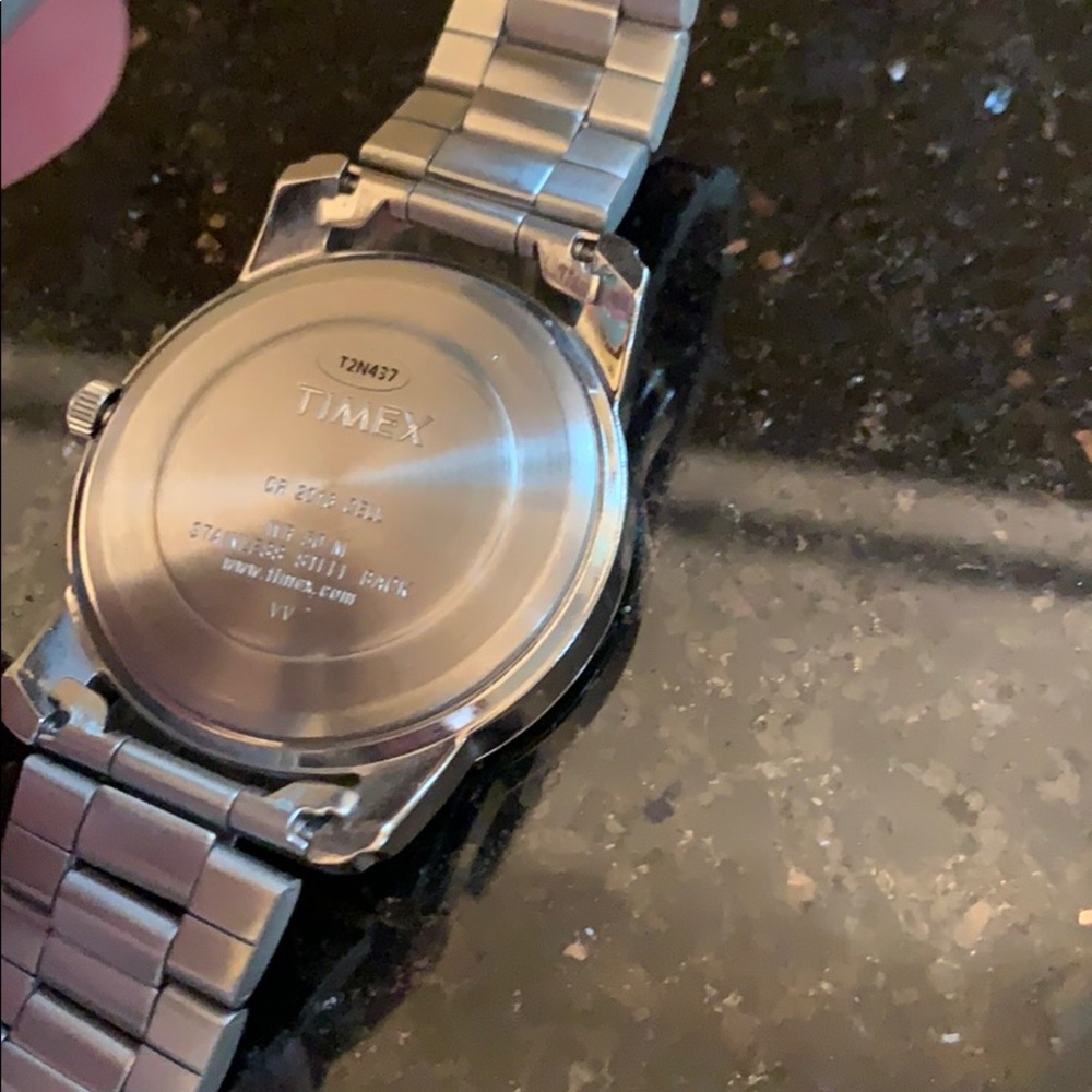 Men’s Timex - Picture 3 of 3
